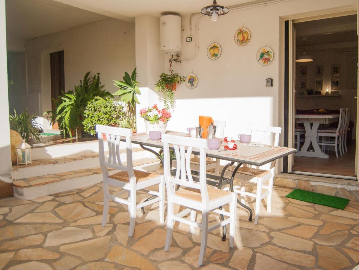 Sotza'S Little House Villa Padru ภายนอก รูปภาพ