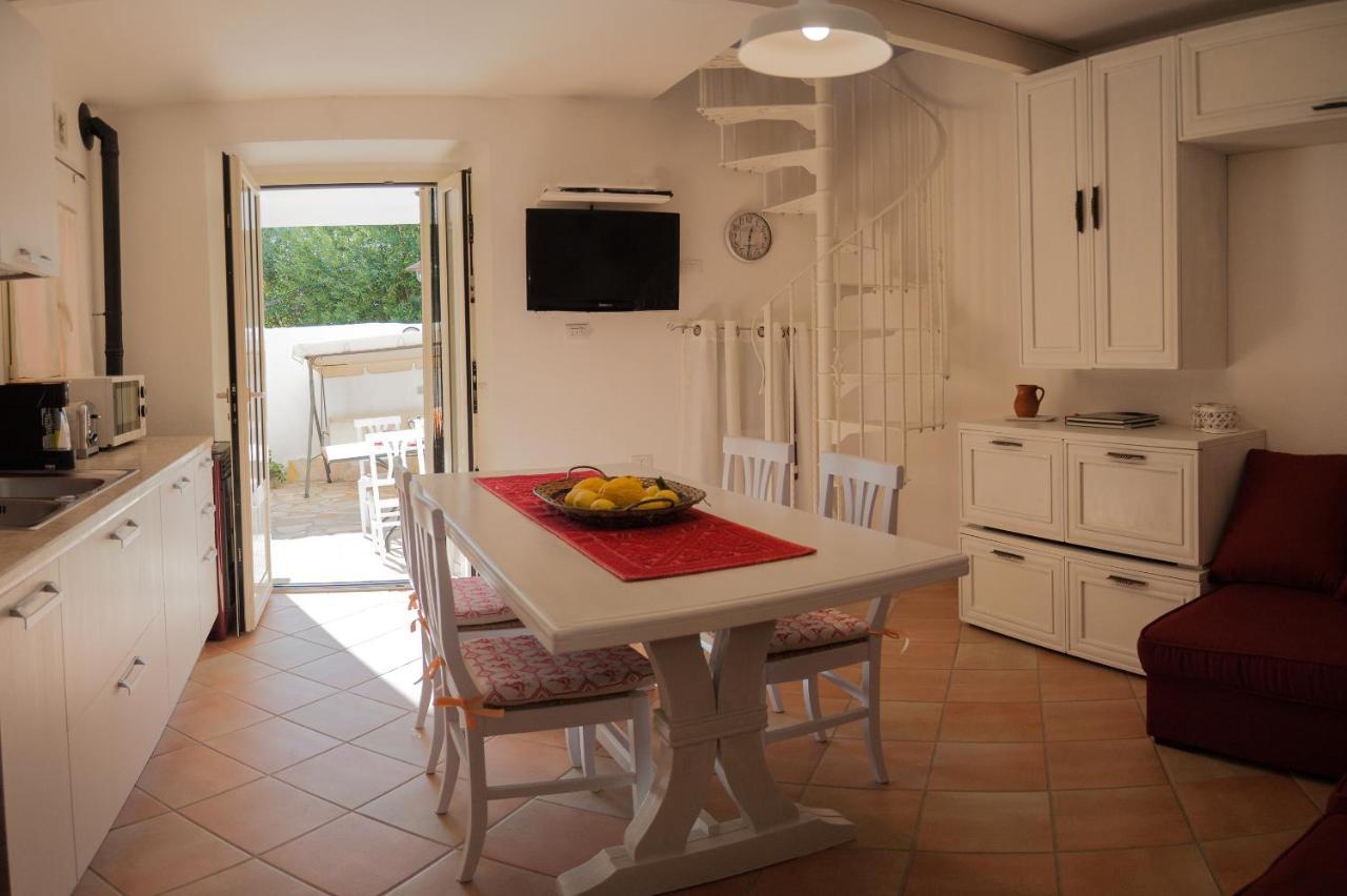 Sotza'S Little House Villa Padru ภายนอก รูปภาพ