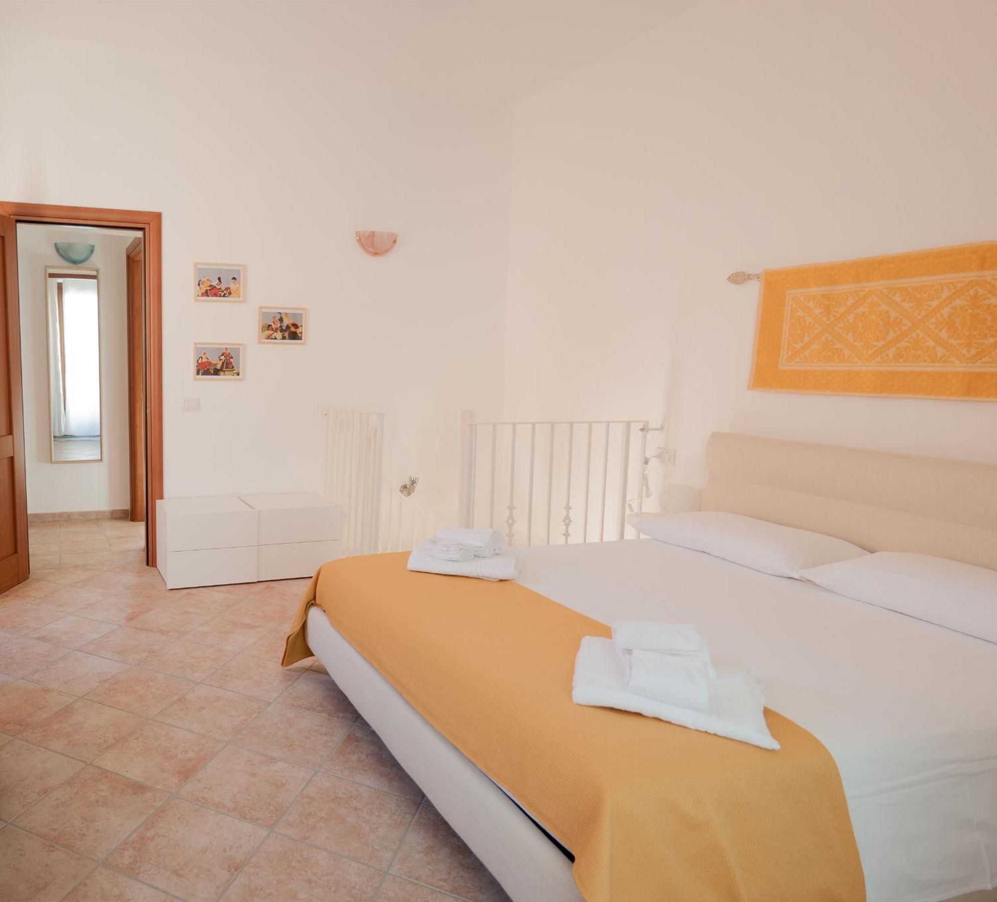 Sotza'S Little House Villa Padru ภายนอก รูปภาพ